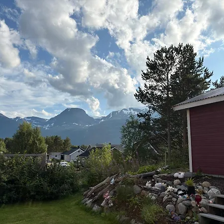 Lillian's Gjestehus, * Шиботн