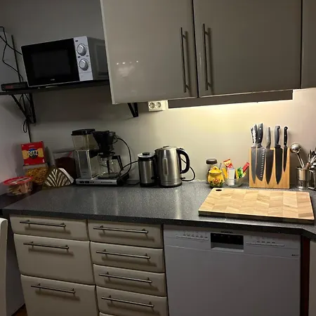 Lillian's Gjestehus, * Шиботн